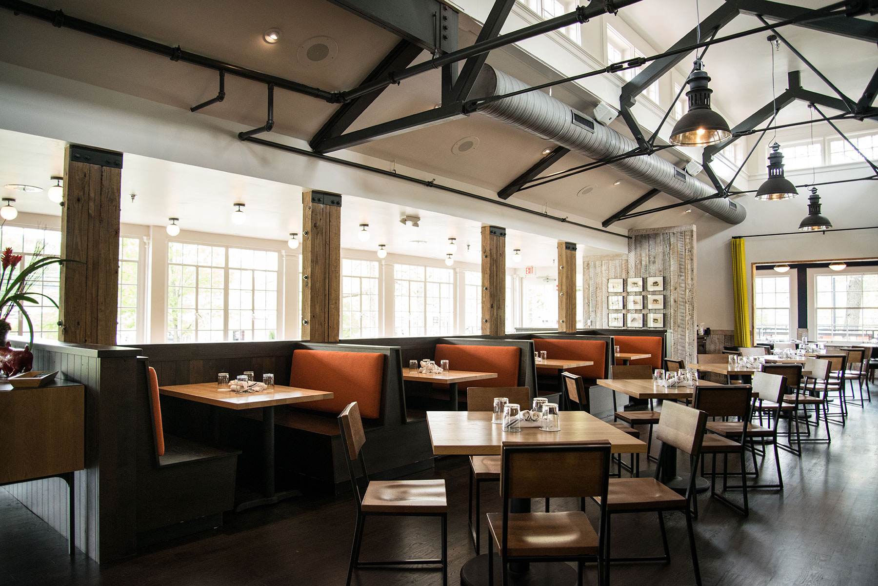 Scout Oakhurst restaurant and dining experience